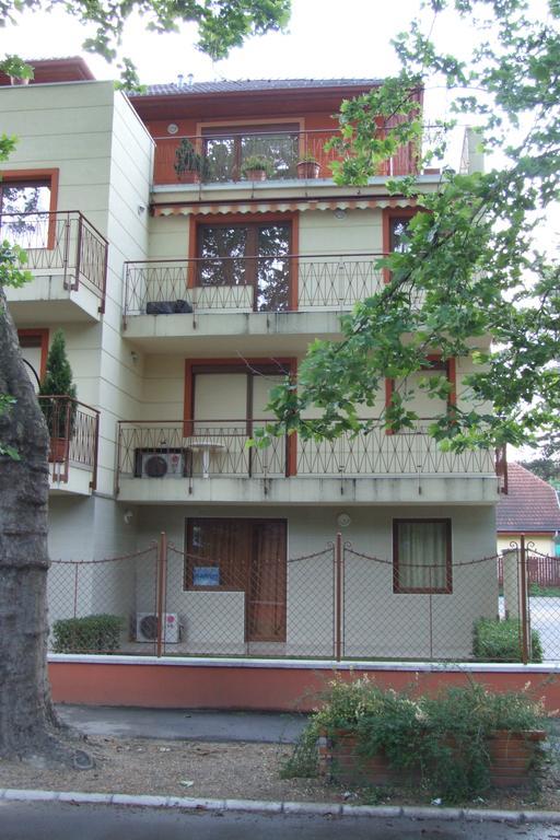 Villa Palazzo Apartments Siófok Exteriör bild